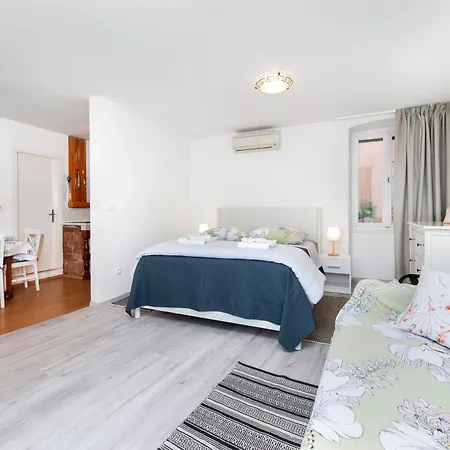 아파트 Stella Marina Sea View Free Parking 로비니